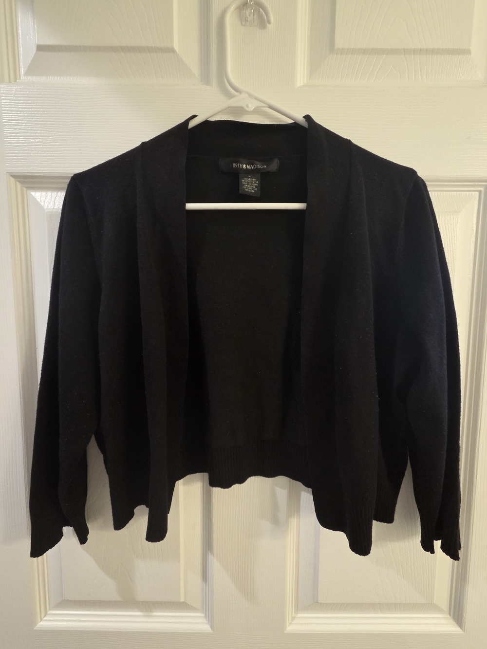 89th & Madison Black Open-Front Cropped Cardigan